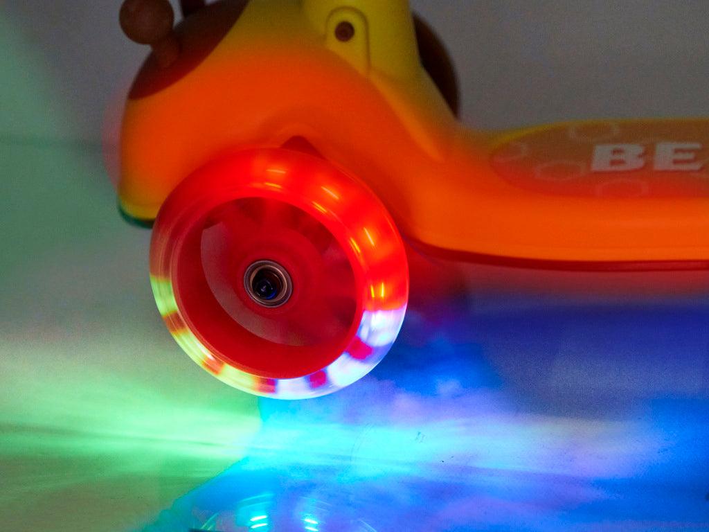 Triratis balansinis paspirtukas šviečiančiais ratais - Bitutė - Piki